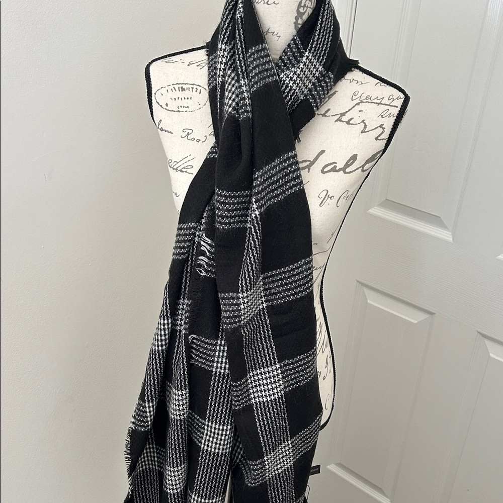 Lane Bryant Black and White Checkered Women’s Scarf